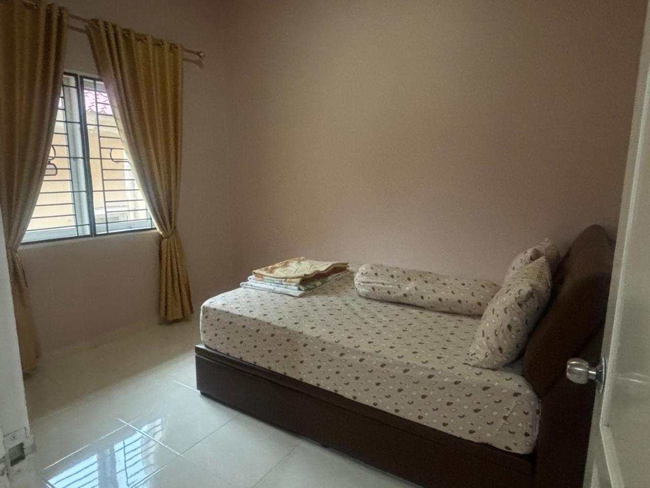 Villa Brastagi Resort Jalan Mimpin Tua Blok C No. 41 Berastagi Buitenkant foto