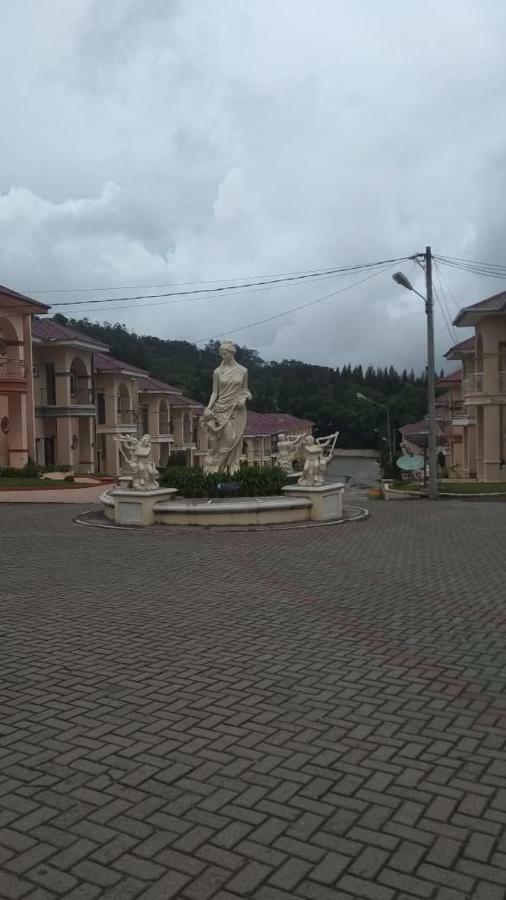 Villa Brastagi Resort Jalan Mimpin Tua Blok C No. 41 Berastagi Buitenkant foto